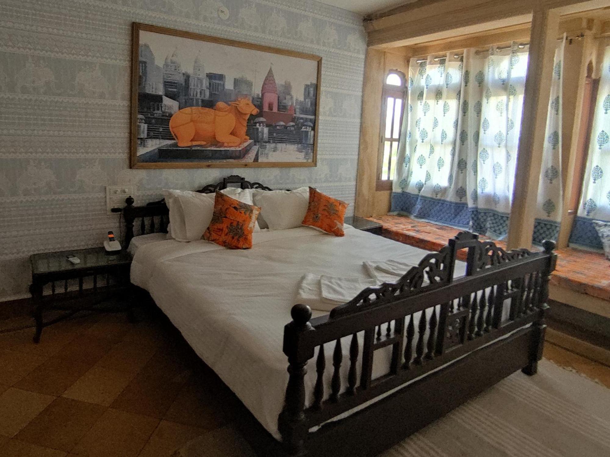 Kiran Apartment *